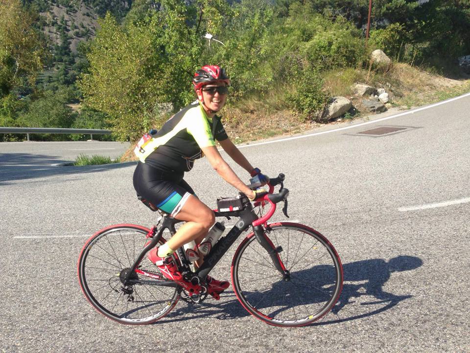 Mónica sonriendo pese a las duras rampas