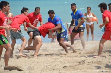 Placaje de un jugador dianense