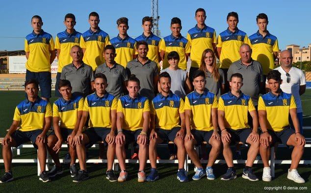 plantilla del cd denia juvenil b en la presentacion