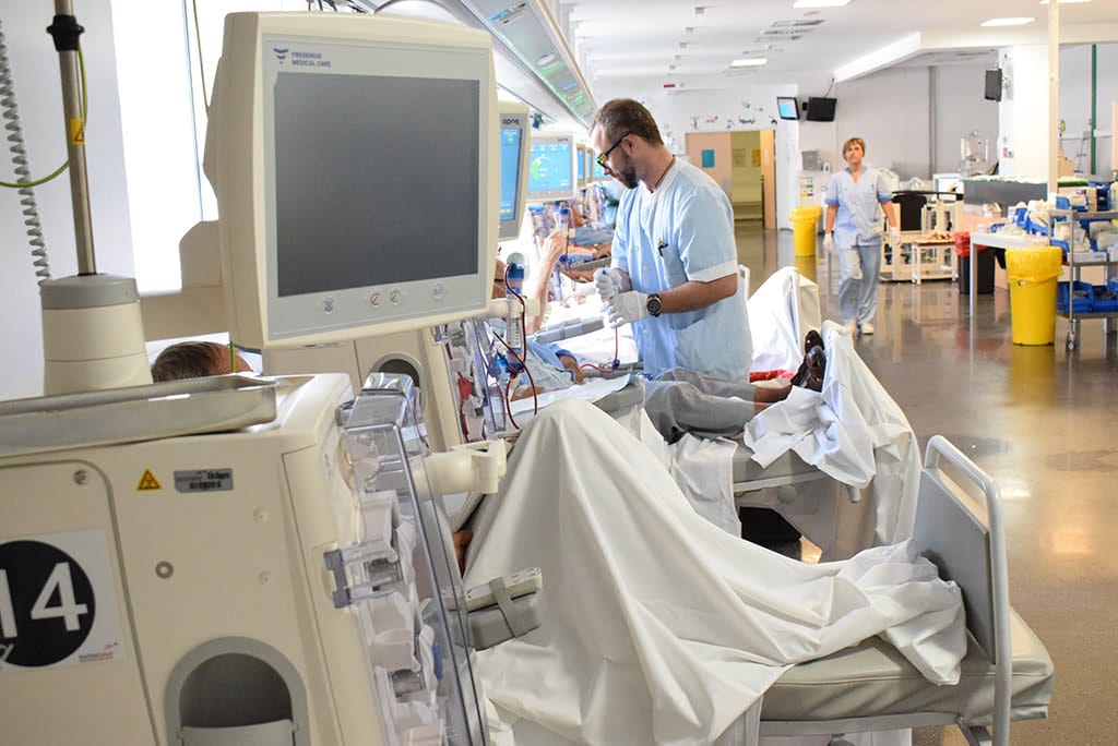El Servicio de Nefrología del Hospital de Dénia atiende a cerca de 2.000 pacientes hasta finales de julio 1 Unidad de Hemodiálisis del Hospital de Dénia