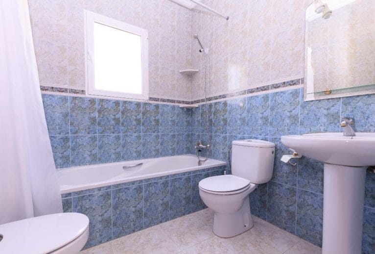 Uno de los baños Quality Rent a Villas
