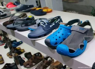 Zapatos y chanclas Calzados-Ramón-Marsal