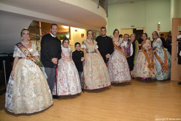 Sentimiento y arte se dan la mano en la presentación de Marta Fernandez como fallera mayor del Centro 4 00 presentacion falla centro 2017 recepcion de invitados