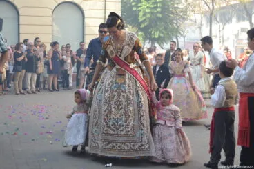 Presentación infantil falla Diana – Llegada de la comisión