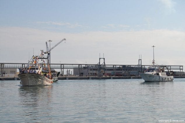 08 la peregrina en denia el barco entrando en el puerto