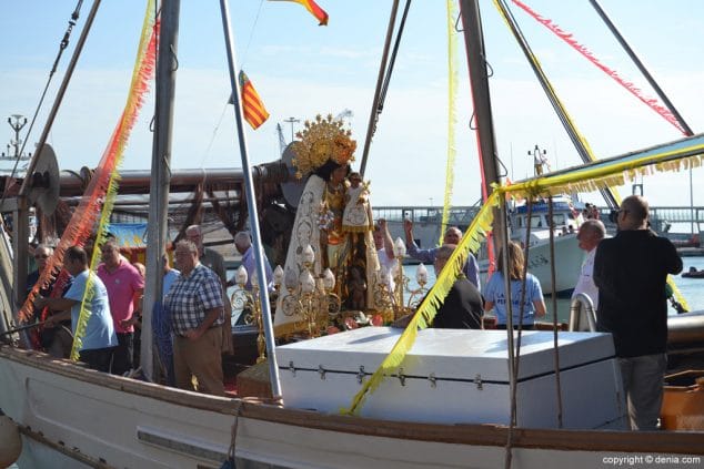 14 la peregrina en denia la virgen en el barco landrona