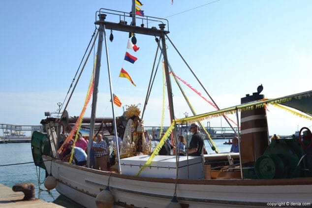 15 la peregrina en denia la virgen en el barco landrona