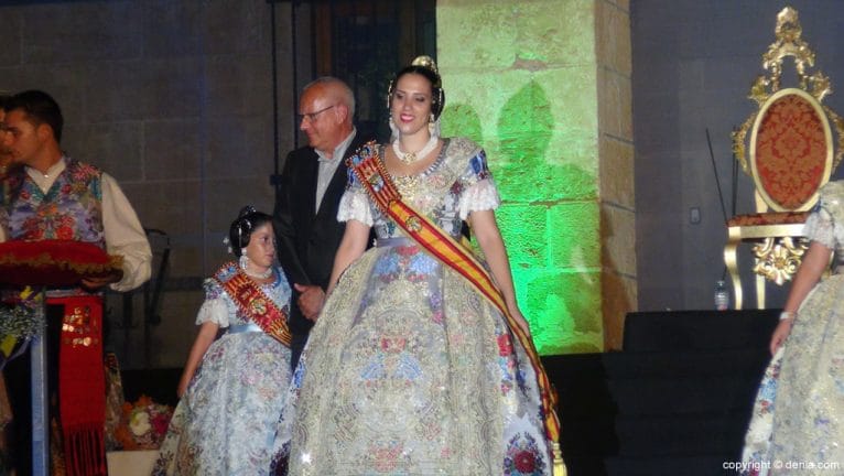 presentacion-falleras-mayores-denia-2017-imposicion-de-banda