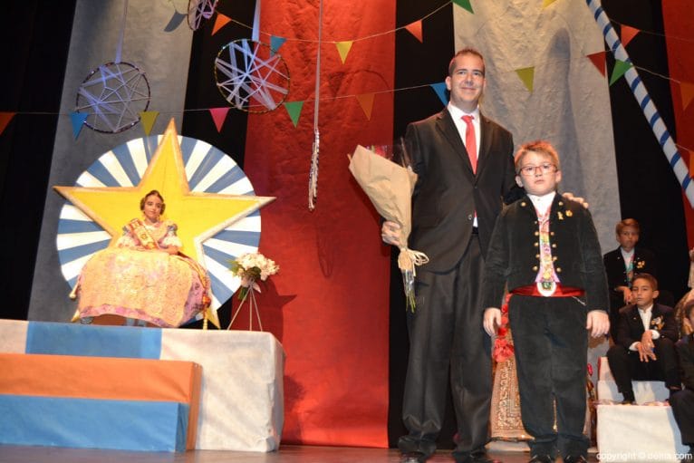 Presentación infantil falla Diana - Comissió de Festes de la Mare de Déu