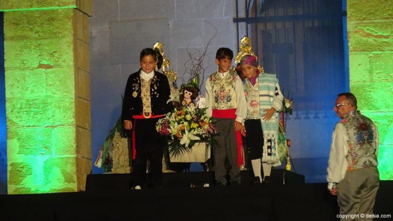 presentacion-falleras-mayores-denia-2017-pleitesia-presidentes-infantiles-2016