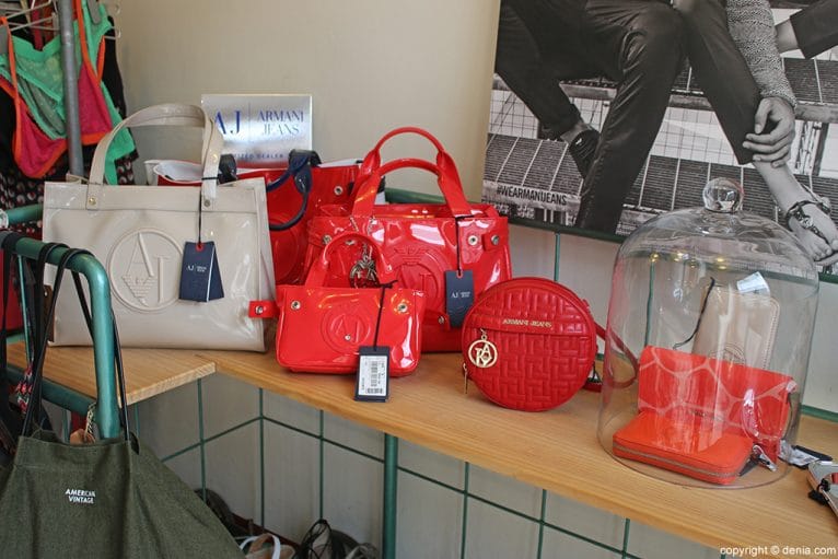 Bolsos Armani Jeans Pe o ple