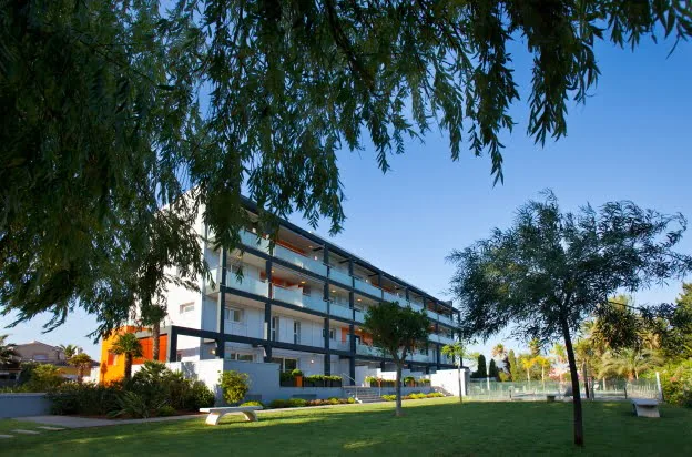 El Colegio de Arquitectos de la Comunitat se interesa por un grupo de viviendas bioclimáticas en Dénia 3 bovetes sol bioclimatica denia