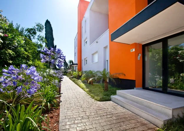 El Colegio de Arquitectos de la Comunitat se interesa por un grupo de viviendas bioclimáticas en Dénia 1 Bovetes Sol - Dénia