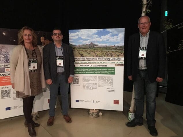 delegacion diananse con poster buena practica biomoscatell encuentro ostersund