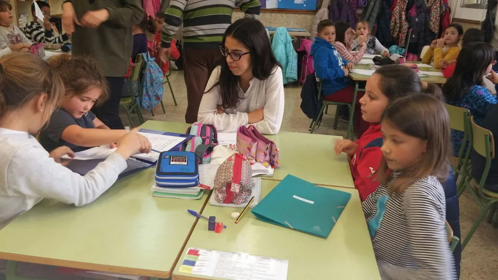 El colegio Vessanes busca voluntaros para crear Grupos Interactivos de aprendizaje 1 El colegio Vessanes pone en marcha los Grupos Interactivos