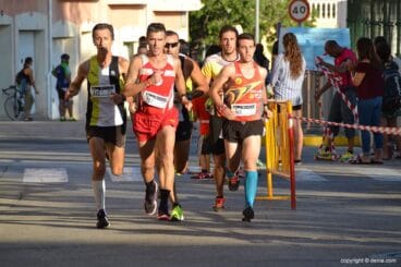 Grupo cabecero al inicio de la prueba