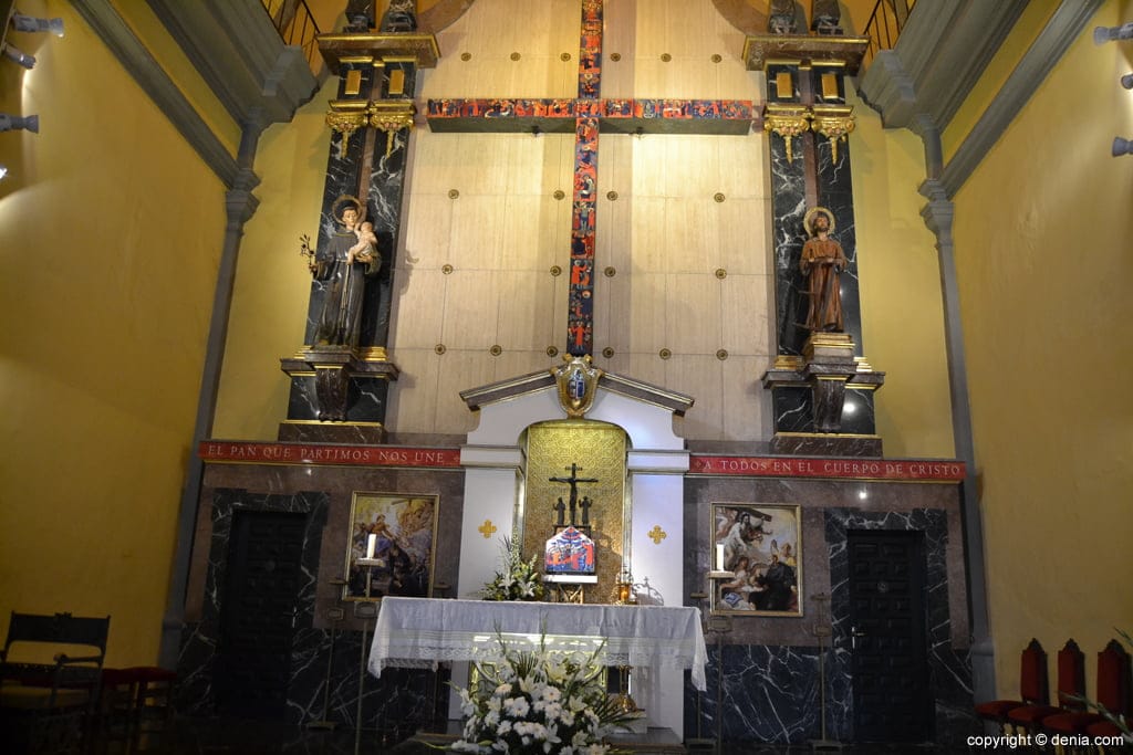 Iglesia-de-San-Antonio-Altar