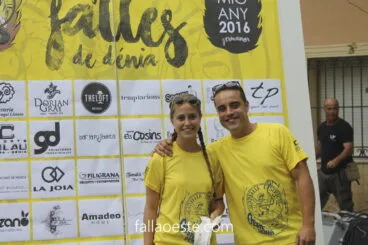 Laura y Javi en el Mig Any Faller