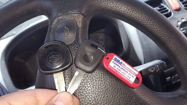 Consigue por muy poco tu nueva llave del coche codificada gracias a SIM Dénia Multiservicios 7 llave para suzuki sim