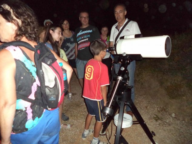 Las rutas medioambientales de Dénia reunieron este verano a 250 personas 3 observacion astronomica verano 2016 denia