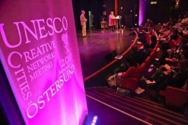 Panorámica general sesión plenaria día 1_Teatro Gran Lago_Encuentro Östersund