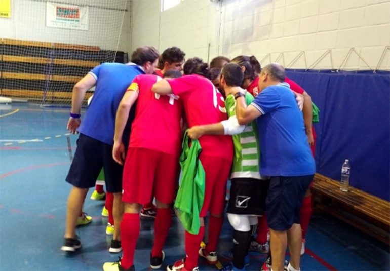 Piña del Dénia Futsal antes del choque ante El Pilar Valencia