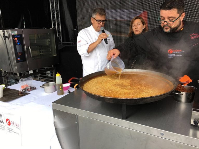 Showcooking con Bati de Restaurante El Marino y Cristina Sellés (Pta. AEHTMA)_Festival gastronómico y de alimentación BERGEN MATFESTIVAL