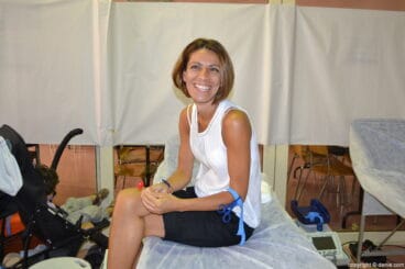 Una de las donantes tras su extracción de sangre