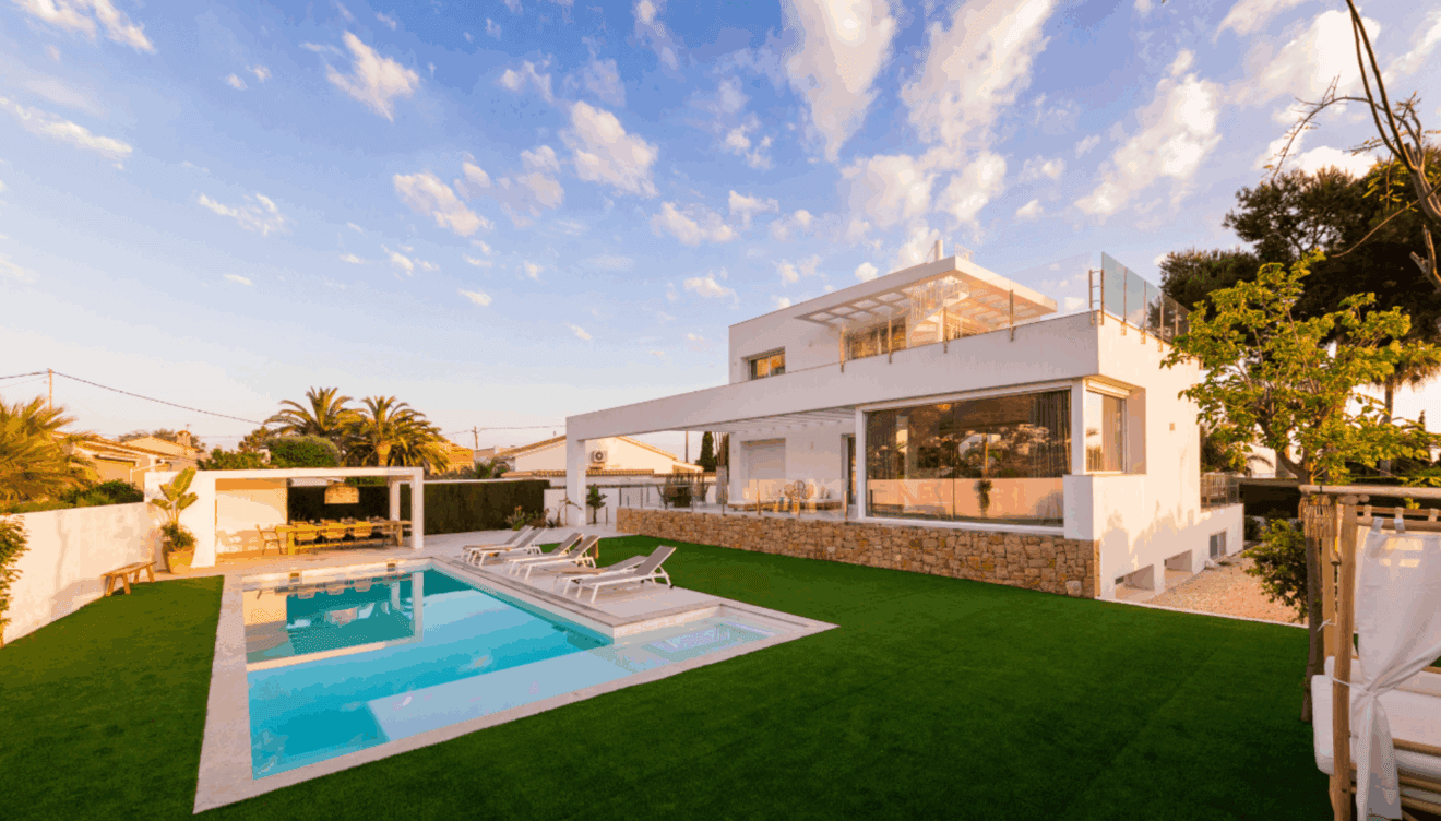 Villa con jardín y piscina en Villas Ferrer