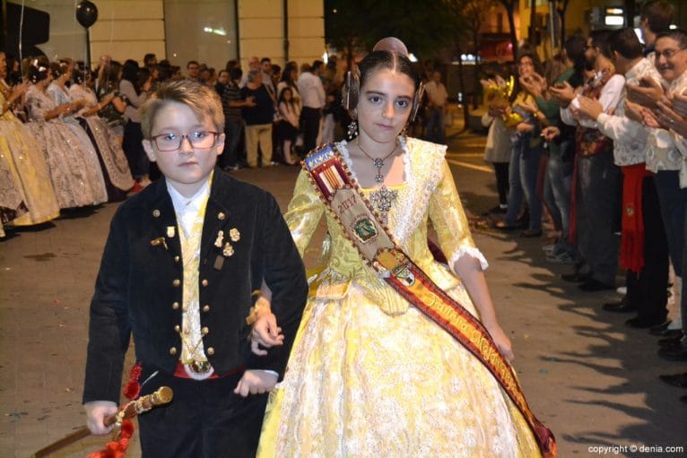 Presentación falla Diana 2017 - Llegada de los cargos infantiles