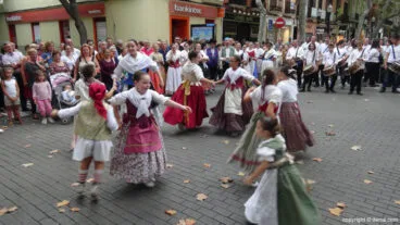 Dianium Dansa celebra el 9 d’Octubre – Niños bailando