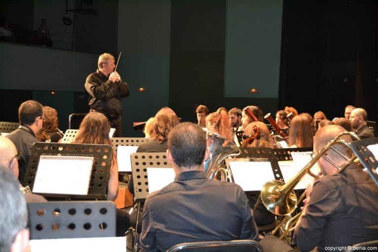Frank de Vuyst dirige a la Banda de Dénia