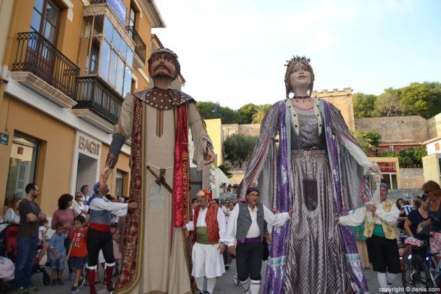 05 dianium dansa celebra el 9 doctubre gegants tirant i carmesina