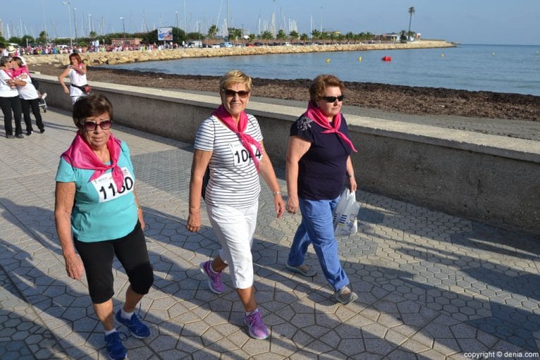 IV Caminata por el Día Mundial del Cáncer de Mama Dénia - Caminantes