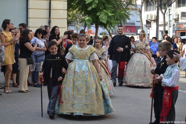 11 presentacion infantil falla centro 2017 llegada de la comision