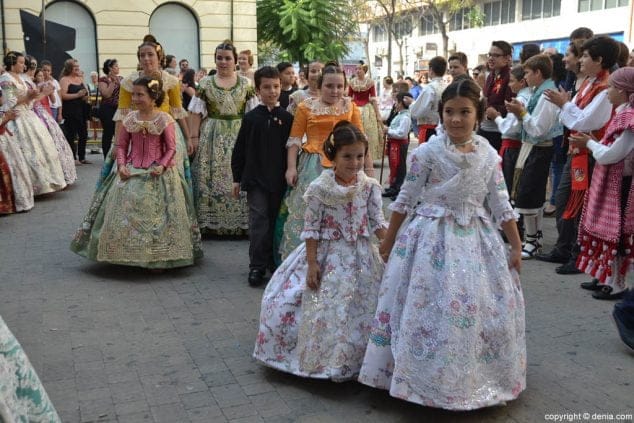18 presentacion infantil falla centro 2017 llegada de la comision
