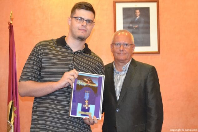 20 dia de la policia 2016 reconocimiento postumo a manuel argud