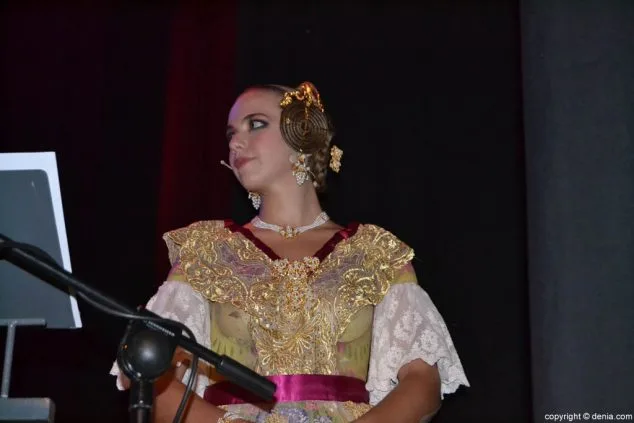 22 presentacion port rotes 2017 presentadora