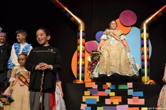 37 presentacion infantil falla centro 2017 manuel y lucia