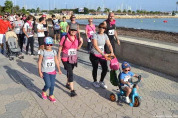 IV Caminata por el Día Mundial del Cáncer de Mama Dénia – familia