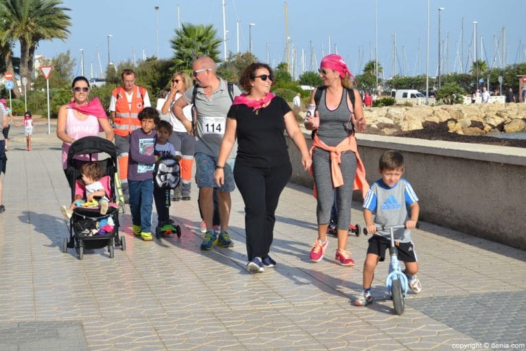 IV Caminata por el Día Mundial del Cáncer de Mama Dénia - salida desde La Marineta