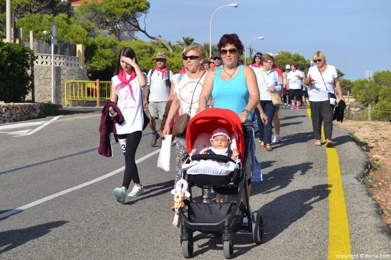 IV Caminata por el Día Mundial del Cáncer de Mama Dénia - llegada al final del recorrido