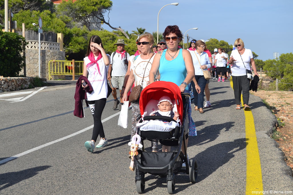 IV Caminata por el Día Mundial del Cáncer de Mama Dénia – llegada al final del recorrido
