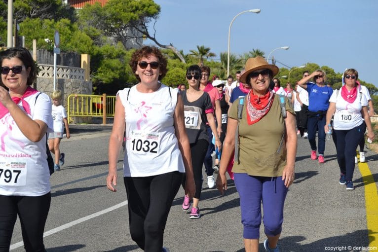 IV Caminata por el Día Mundial del Cáncer de Mama Dénia - llegando al final