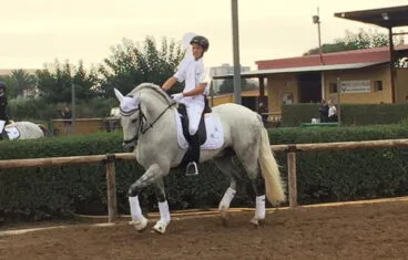 Andrés Bossi montando a Talabertero