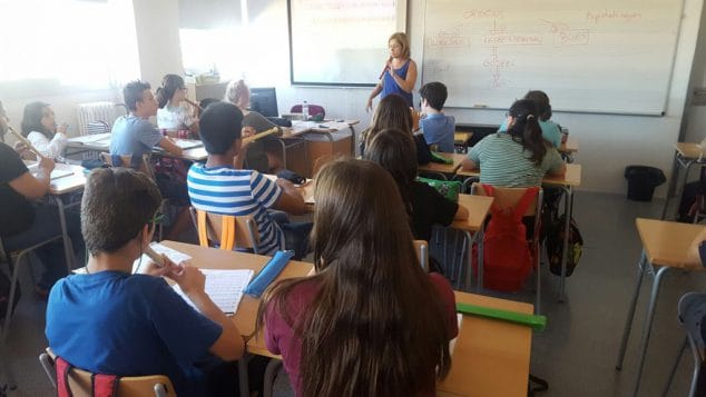 Los alumnos del aula específica del IES Número 3 incorporan la natación a sus actividades 5 aula especifica del ies numero 3 de denia