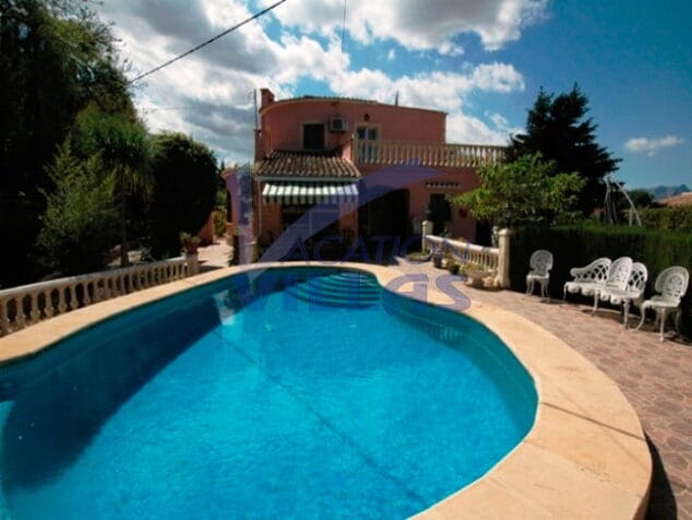 chalet con piscina en vacation villas