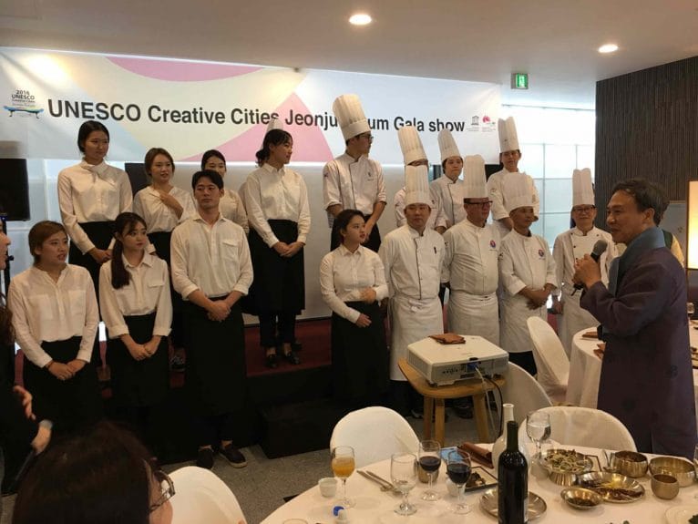 Demostración culinaria en el Foro de Ciudades Creativas