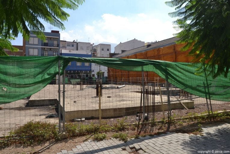 Estado de abandono de la finca de la calle La Vía