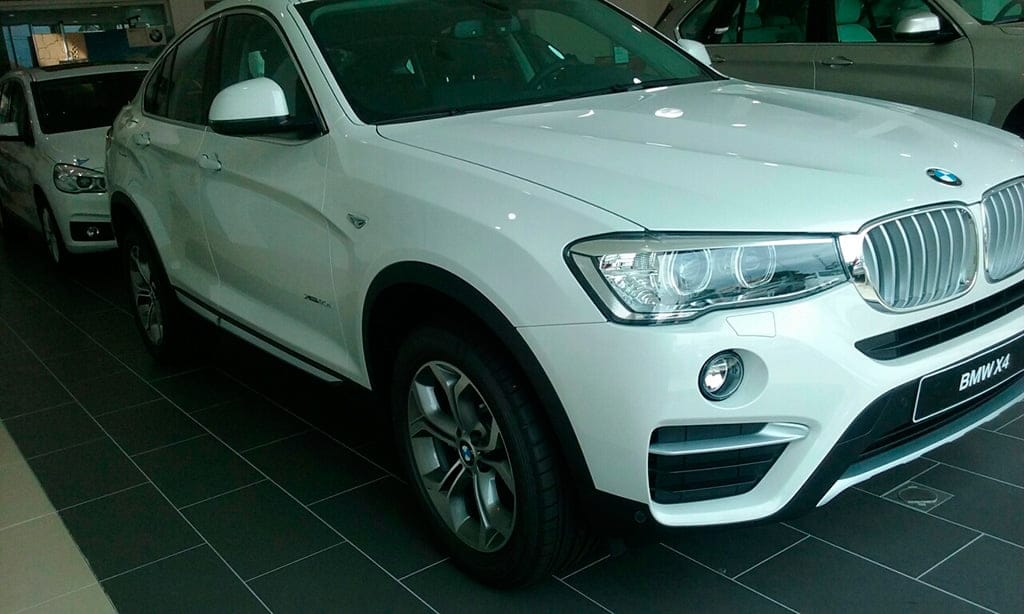 Frontal del coche Fersán